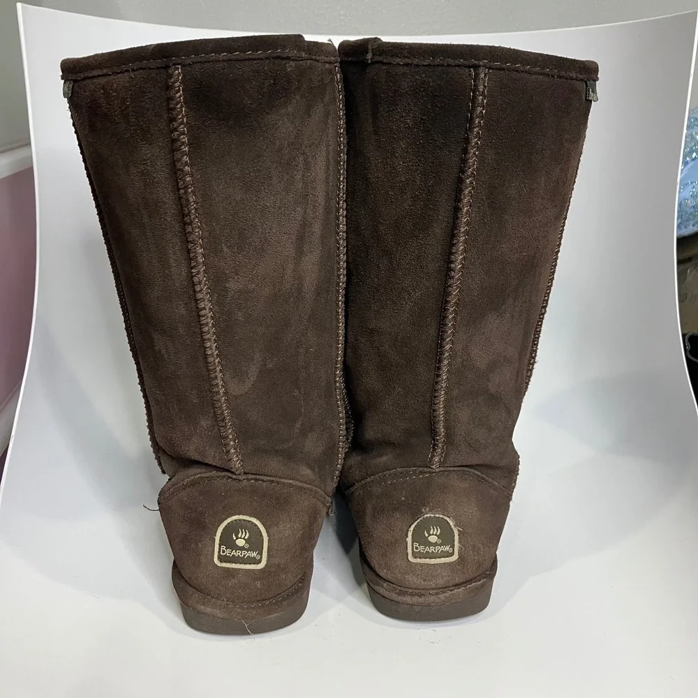 Bearpaw Emma short chocolate brown shearling‎ boots pull on women's size 9 boho